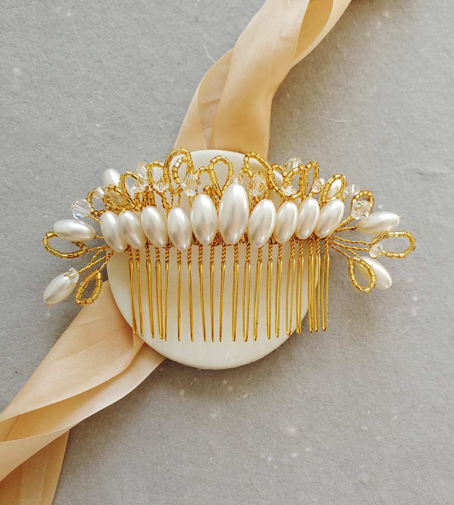 Unique pearl bridal hair comb handmade by Carrie Whelan Designs